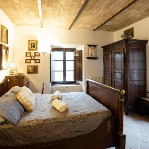GiuMa Tuscany Historic Country House with Roof Terrace near Saturnia Spa, hotel in Montemerano
