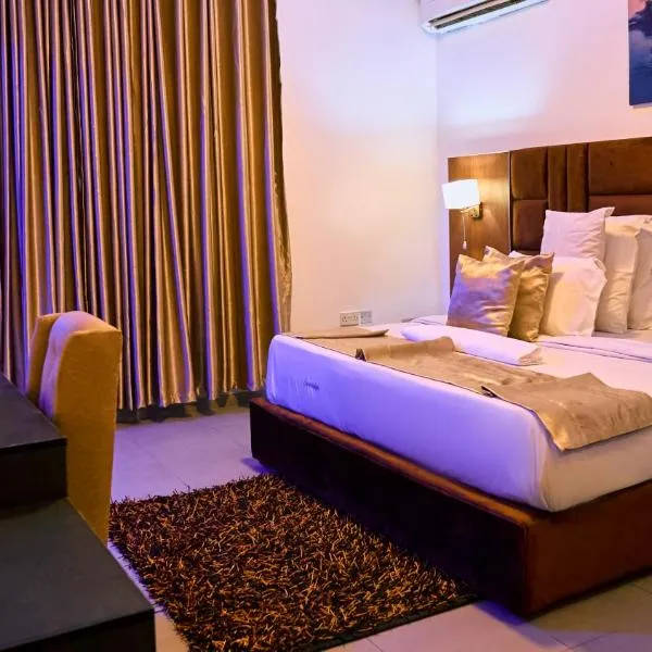 Crownedge Hotels, hotel v destinaci Ikeja