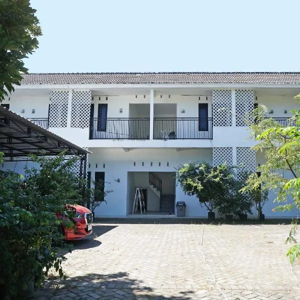 Kost Putih Syariah, hotel v destinaci Blitar