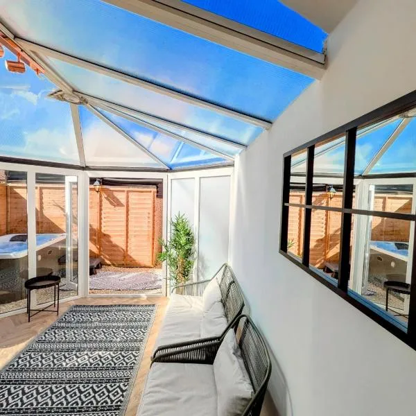 1-Bed Retreat - Hot Tub Private Garden & Bbq, hotel v destinaci Swindon