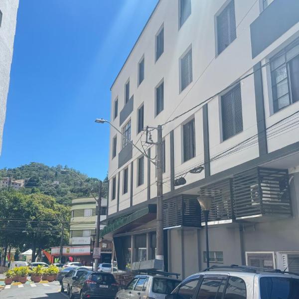 Apartamento Pé na Praça Centro Serra Neg