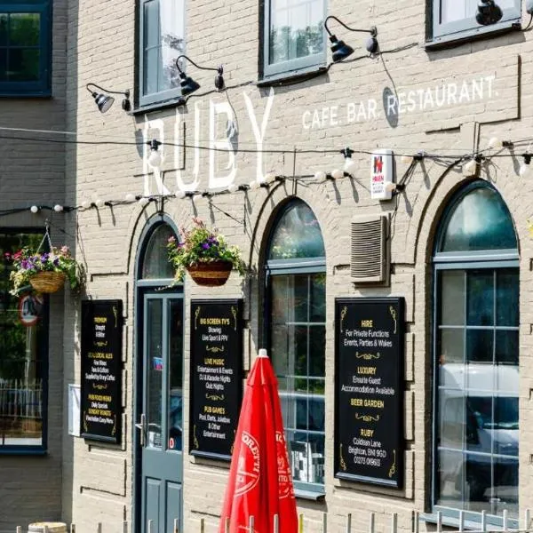 OYO Ruby Pub & Hotel、ブライトン＆ホーブのホテル