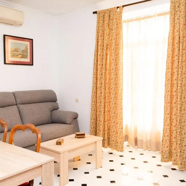 Piso turístico Aranda Paniagua, hotel in La Puebla de Cazalla