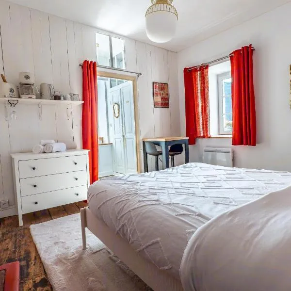 Chambre Rouge, hotel v destinaci Pontrieux