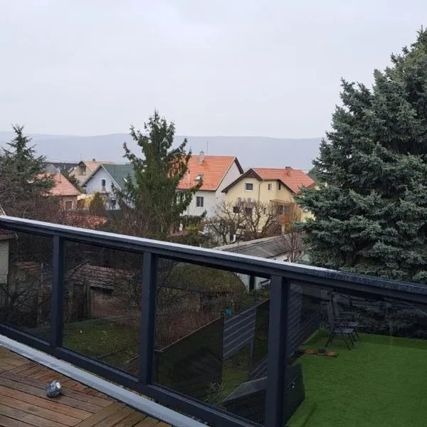 Frida rbnb, hotel in Pilisvörösvár