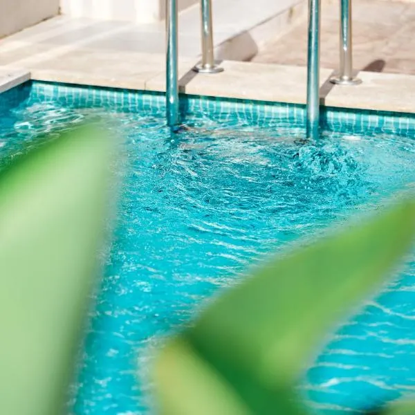 Bluewater Hotel, hotel v destinaci Colonia Sant Jordi