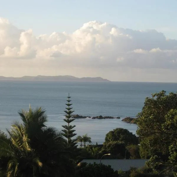 Coopers Beach home with stunning views, hotel in Coopers Beach