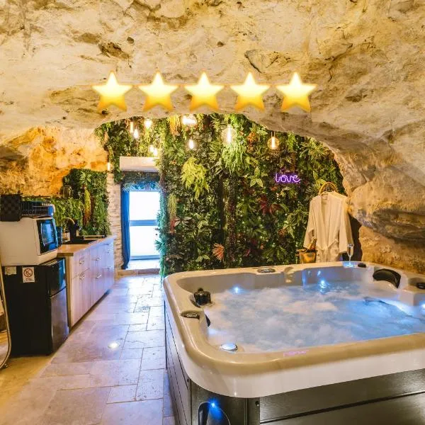 La Grotte Fleurie - Classé 5 Étoiles, hotel em Mussidan