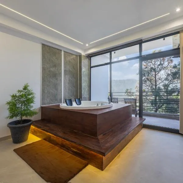 Kasauli Skylline I 2 BHK With Jacuzzi, hotel v destinaci Kasauli
