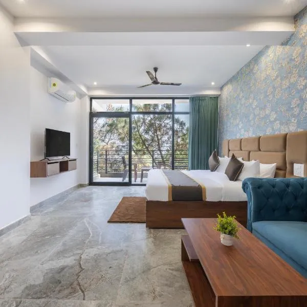 Luxury Kasauli Skyline 2BHK Apartment with Jacuzzi and Mountain View, ξενοδοχείο σε Kasauli