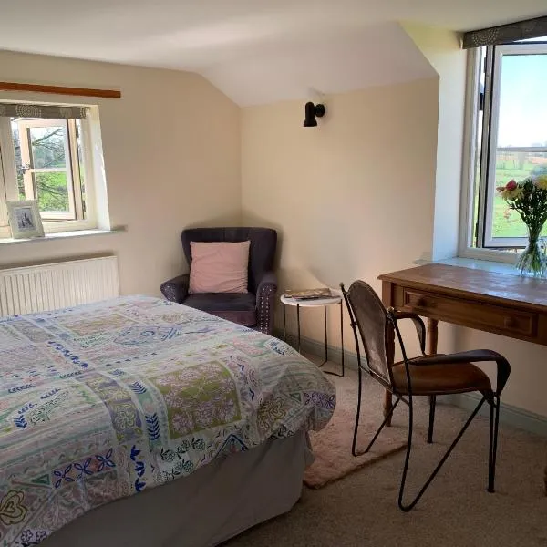 Farmhouse studio near Shrewsbury, hotel in Shrewsbury