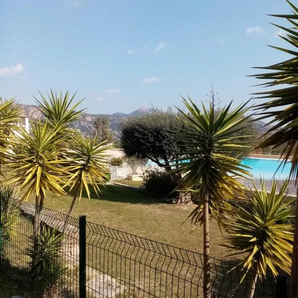 Studio 4 Pers Sea View Secured Cap Esterel, hotel in Saint-Raphaël