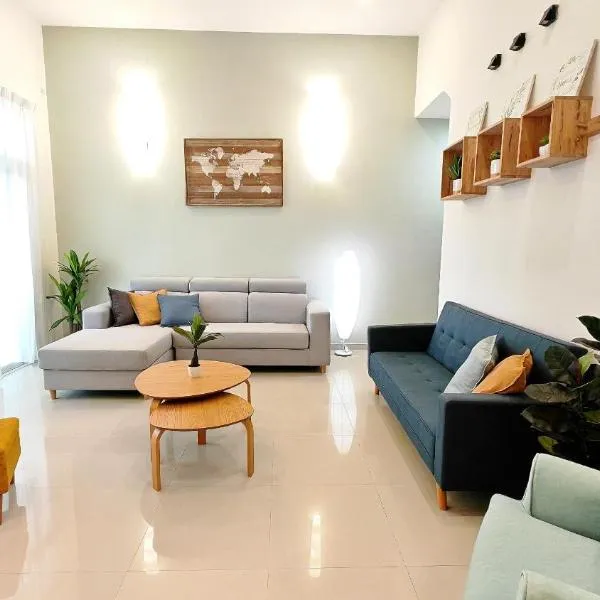 Ocean 19 Shamrock Villa Beachfront Big Group 4 Bedroom 5 Bathroom with Pool, hotel v destinaci Tanjung Bungah