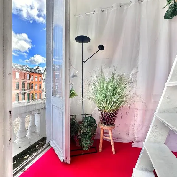 Espace nuit avec Balcon et lit Double en Mezzanine, hotel v destinaci Tourcoing