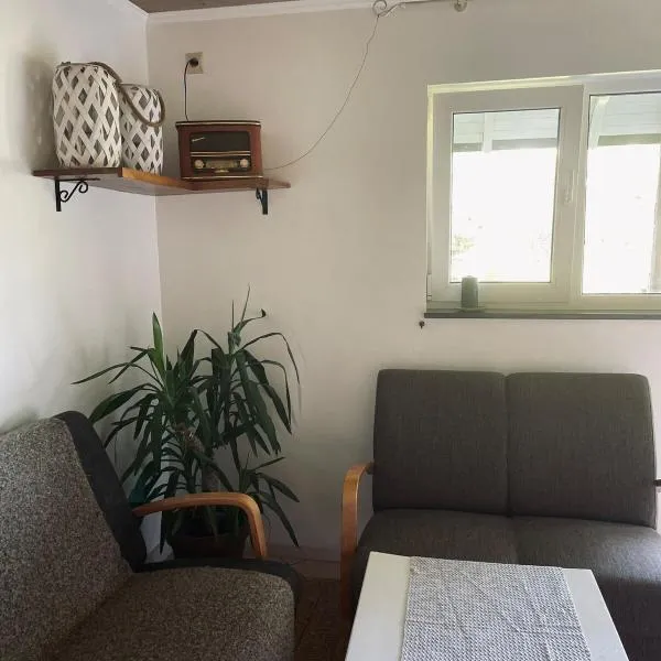 EZERI - weekend home with sauna and tub, hotel in Augšlīgatne