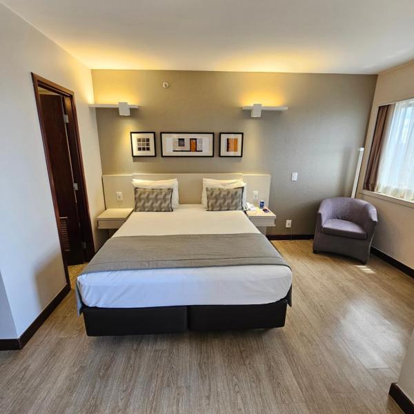FLAT COMFORT SUITES BRASÍLIA, AO LADO DA ESPLANADA DOS MINISTÉRIOS E DO ESTÁDIO MANÉ GARRINCHA, PISCINA, SAUNA, ACADEMIA, WI-FI, TV A CABO By REI DOS FLATS