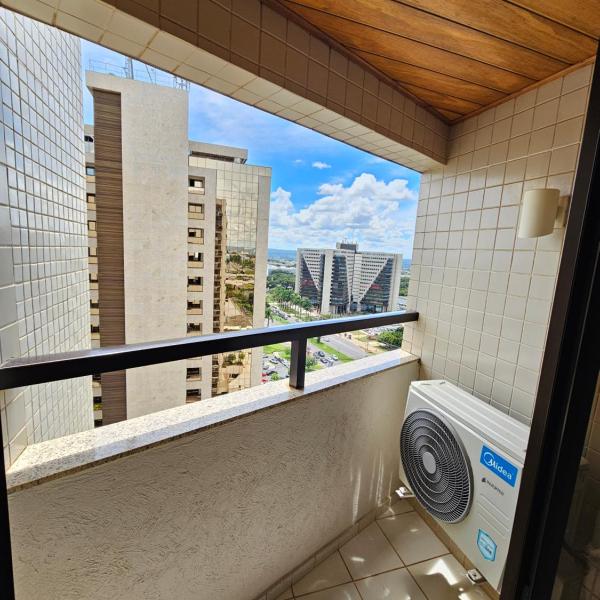 FLAT COMFORT SUITES BRASÍLIA, AO LADO DA ESPLANADA DOS MINISTÉRIOS E DO ESTÁDIO MANÉ GARRINCHA, PISCINA, SAUNA, ACADEMIA, WI-FI, TV A CABO By REI DOS FLATS - Foto 3