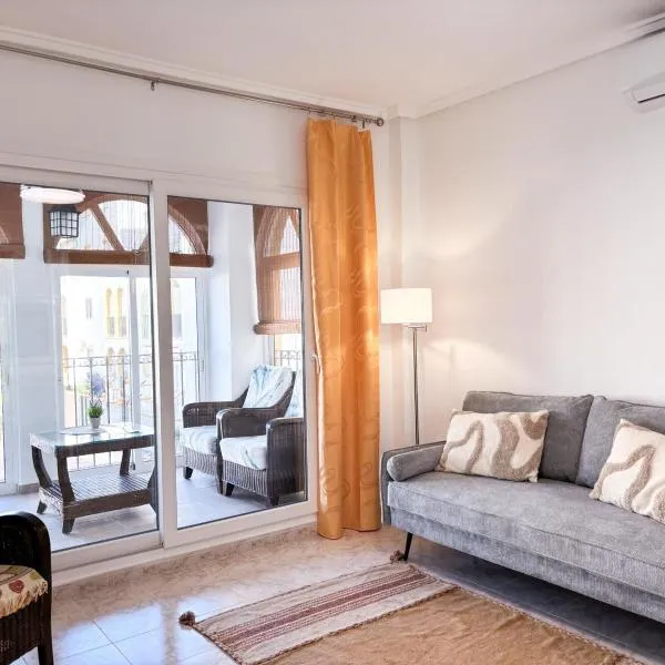 Sonne, Strand und Urlaubsmodus!, hotel en Torrevieja
