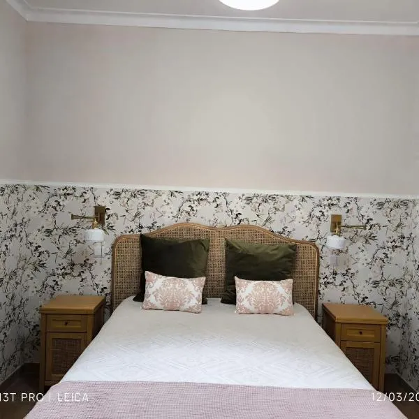 Casa do Limoeiro - Quartos, hotelli kohteessa Golegã
