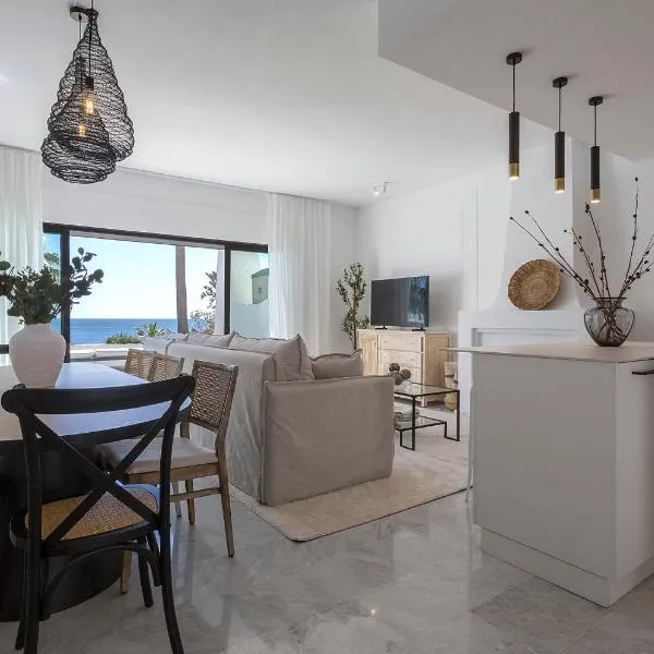 Casa Primera Línea 4 dormitorios, hotel v destinaci Estepona