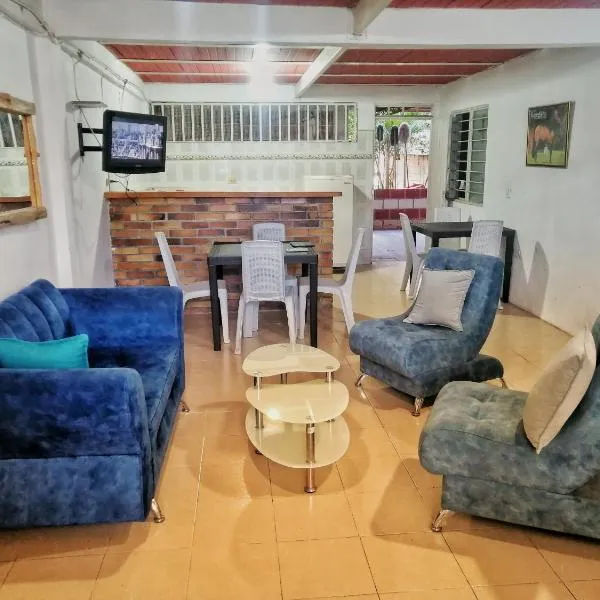 Hostal Familiar la Palma, hotel in Calima