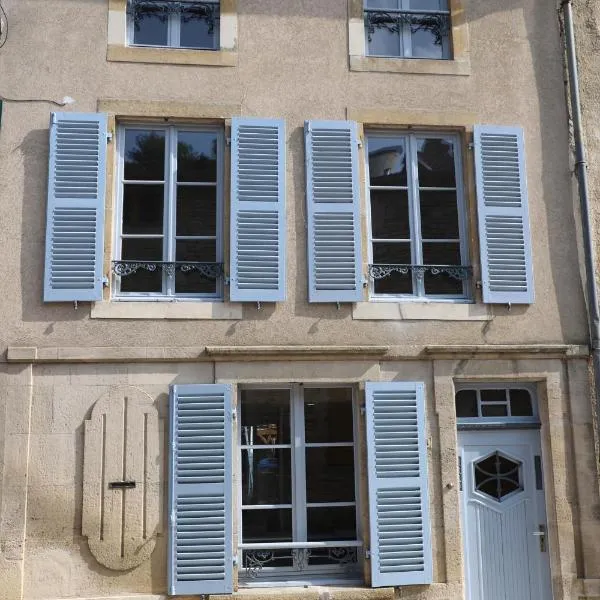 petite maison dans village de caractére, hotel v destinaci Vignory