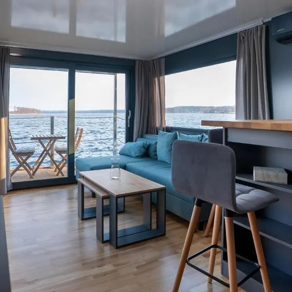 Domek na wodzie - Marina & Camping Siemiany, hotel en Siemiany