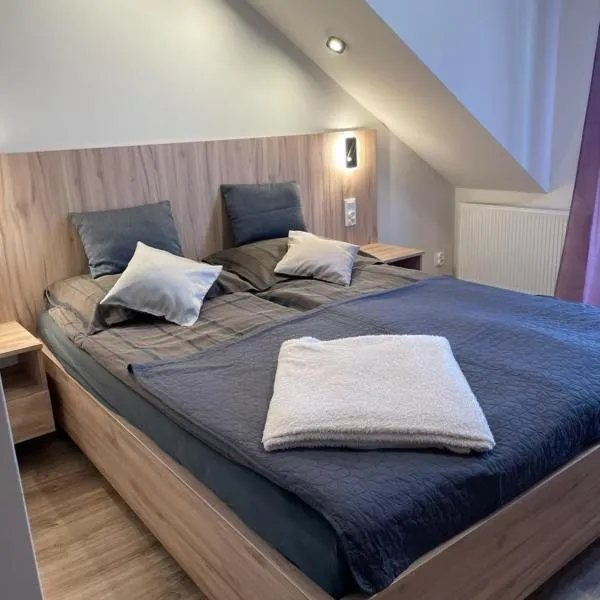 Pokoje i apartamenty nad Letniskową, hotel v destinaci Mrzeżyno
