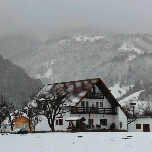 Căsuța dintre Meri, hotell i Moieciu de Jos