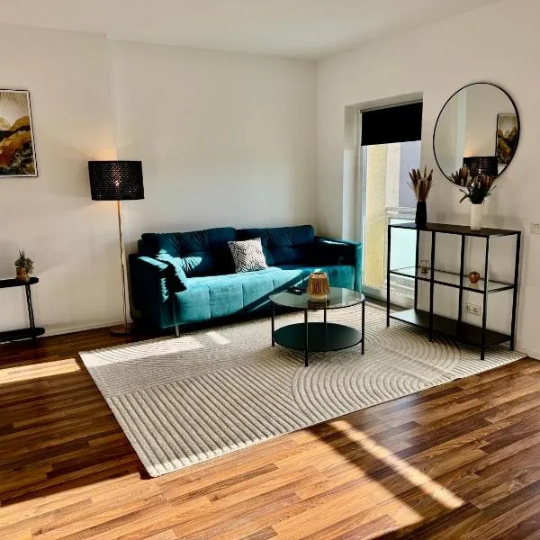 FeWo Palmtrees 2 - Große und moderne 2 Zimmerwohnung mit französischem Balkon in Gladbeck-Mitte nähe Movie Park und Veltins Arena, hotel v destinácii Gladbeck