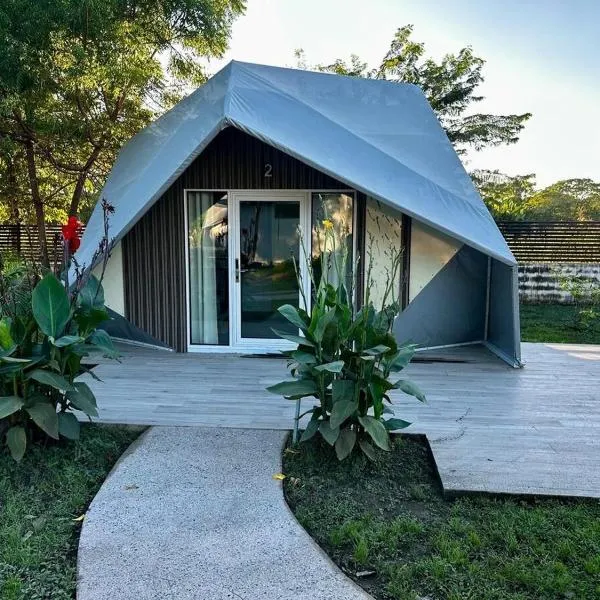 Pacific Glamp, hotel in Potrero