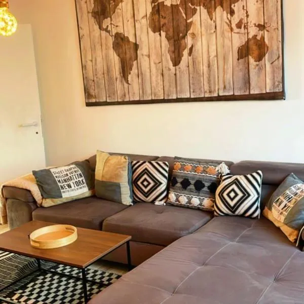 Sunny apartment near atomium parking free, hotel v destinaci Vilvoorde