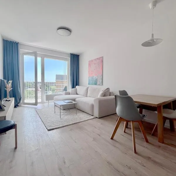 Modern Apartment in Bratislava with Nice Terrace, hotel v destinaci Brenner