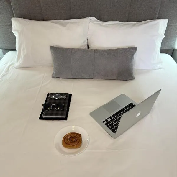 Dom Suites, hotel di Aghii Apostoli