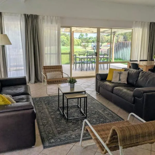 Stableford Cottage Holiday Home Dunsborough, hotel v destinaci Dunsborough