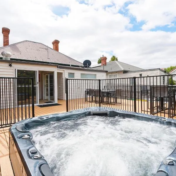 Wilson Cottage - Historic Charm meets Modern Comfort, Hotel in Sandy Bay