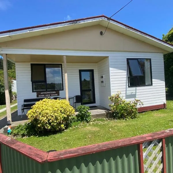 Arthurstown Rd Riverview House, ξενοδοχείο σε Ruatapu