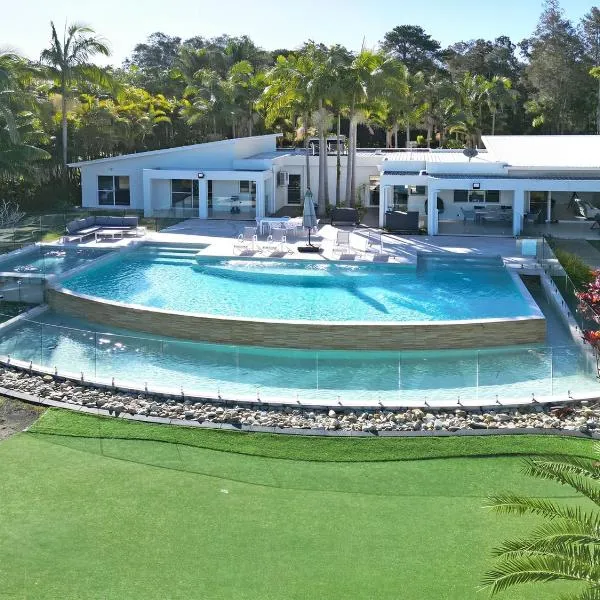 Lake Palm Resort Luxury Retreat absolute Waterfront on 3 acres at Lake Macquarie., hotel v destinaci Dora Creek