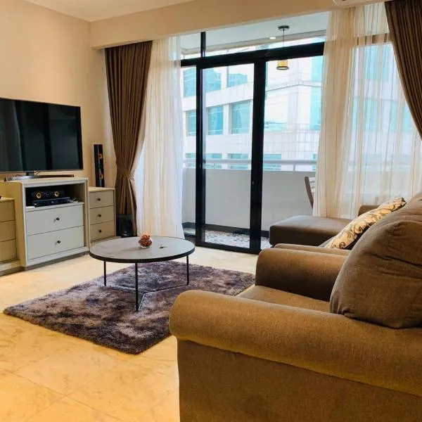 Apartemen Exclusive Slipi Grogol Senayan Sudirman 3BR 1 Full Furnished, hotel en Yakarta