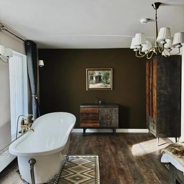 Forest House Retreat, hotel in Curtea de Argeş