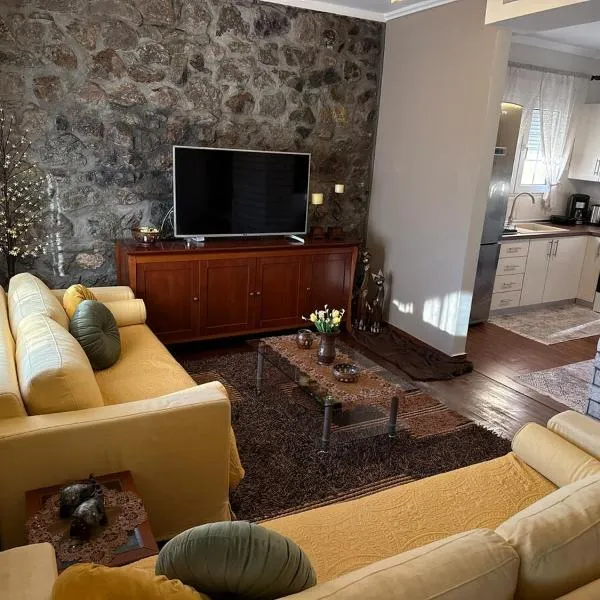 Οικία τζιβαέρι, hotel di Édessa