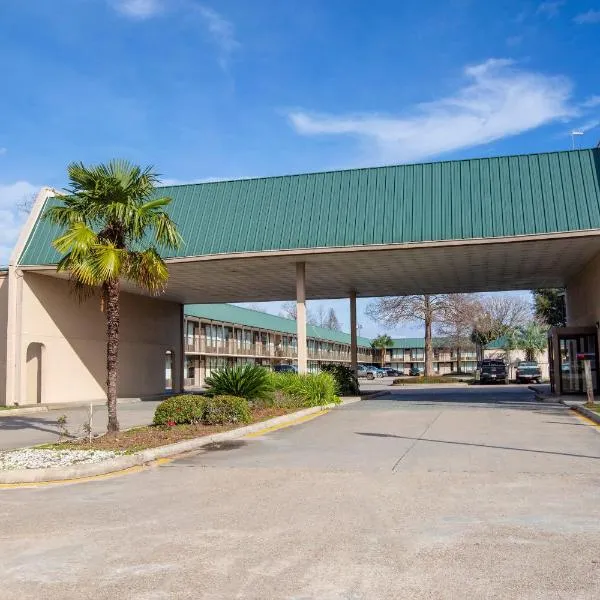 OYO Hotel Port Allen LA I-10 West, hotel v destinaci Port Allen