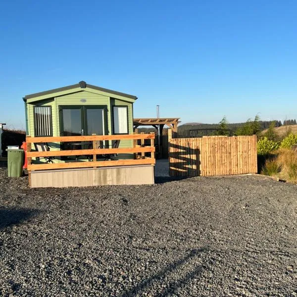 Maneight Fir View with hot tub, hotell sihtkohas Dalleagles