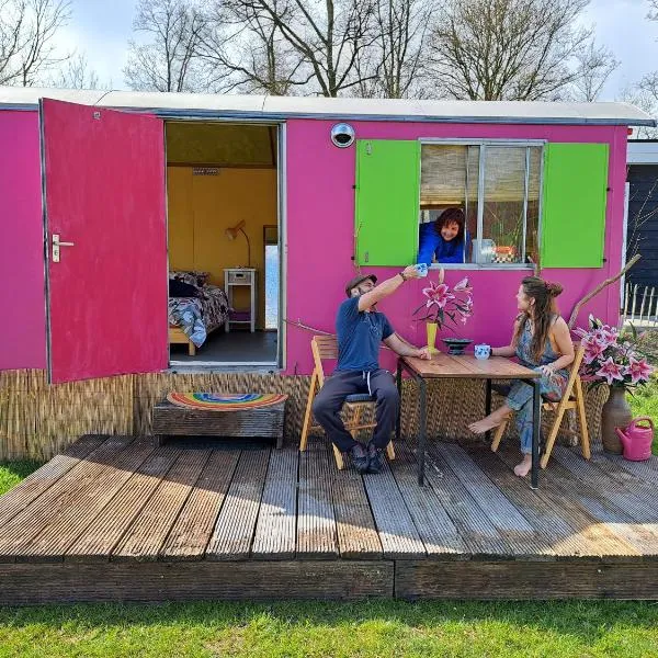 Pipowagen Doe Maar Roze, hotel v destinaci Bant