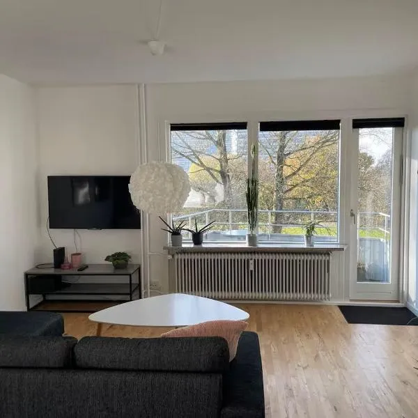 Appartment with balcony, hotel v destinaci Arhus