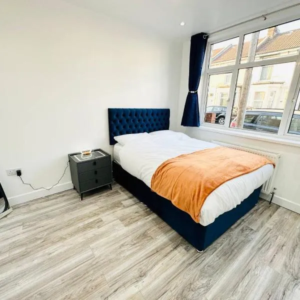 Room in Portsmouth, hotel in Portsmouth