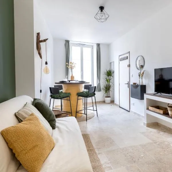 Viesnīca Suite Vert Provence - Hypercentre - Wifi pilsētā Apta
