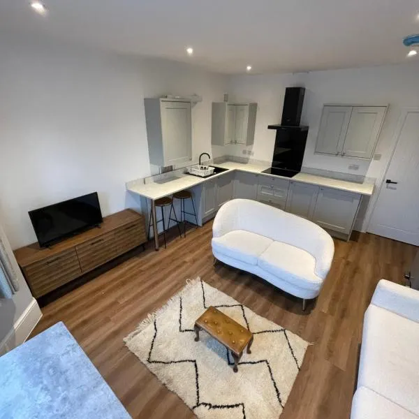 Westbourne Alum Chine Loft apartment, hotel in Bournemouth