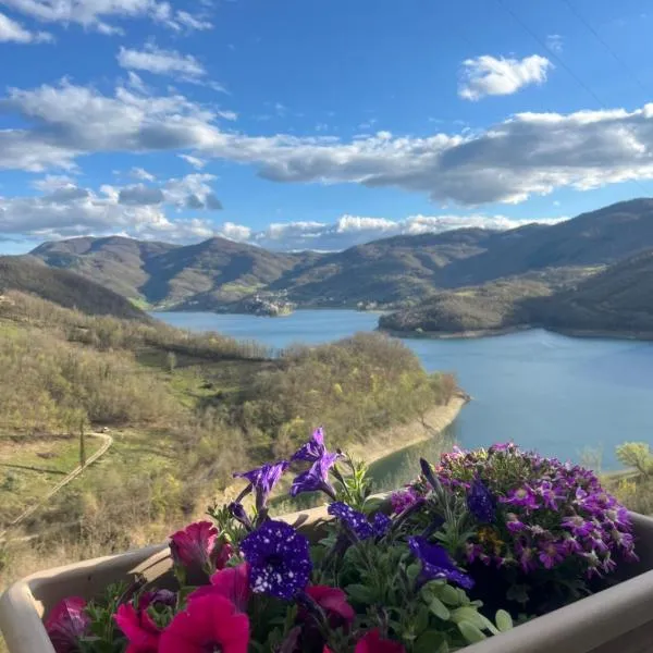 Paradiso sul lago, hotel v destinaci Valle Verde