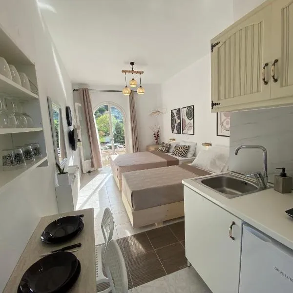 Ameli Studio ,Balcony with Mountain View, Kitchenette, 1km to Beach by likeyourhome, hotel v destinaci Corfu